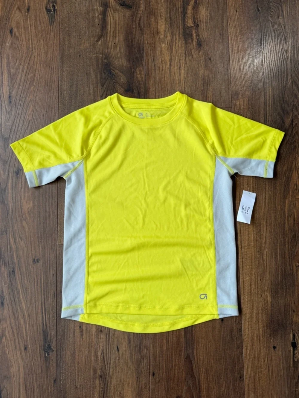 Gap Kids Gapfit Moisture-Wicking Short Sleeve Shirt, Bright Yellow Size Small